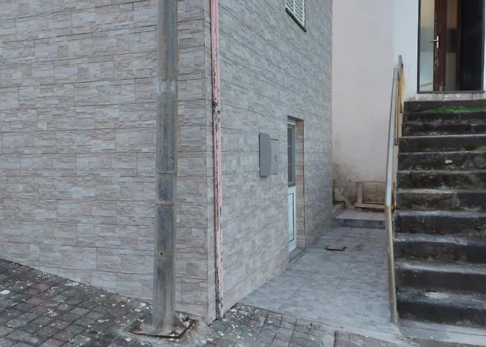 Abrigo Do Farol * Santa Cruz das Flores